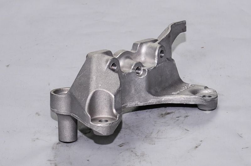 GT (ROADSTER) ÇIKMA YEDEK PARÇA SAG MOTOR KULAK BRAKETİ